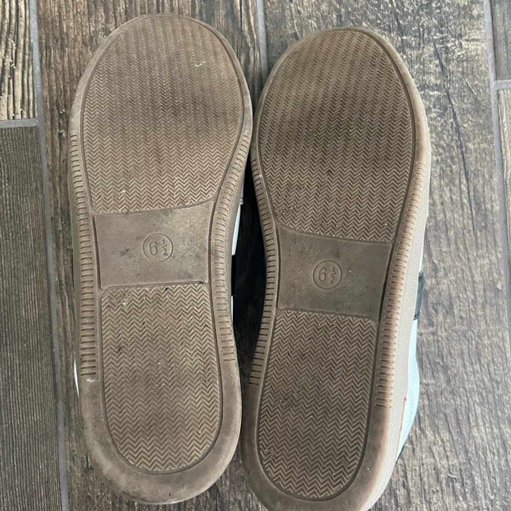 Universal thread sneakers - Picture 5 of 5